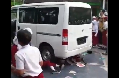 Viral! Mobil SPPG Nyelonong ke Lapangan Tabrak Siswa SD di Cilincing